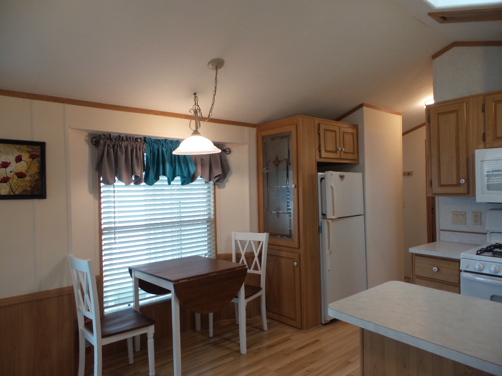 WR 718a furniture pics (3)