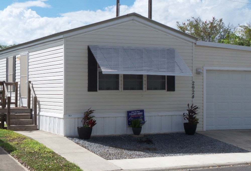 2924 Siesta Village