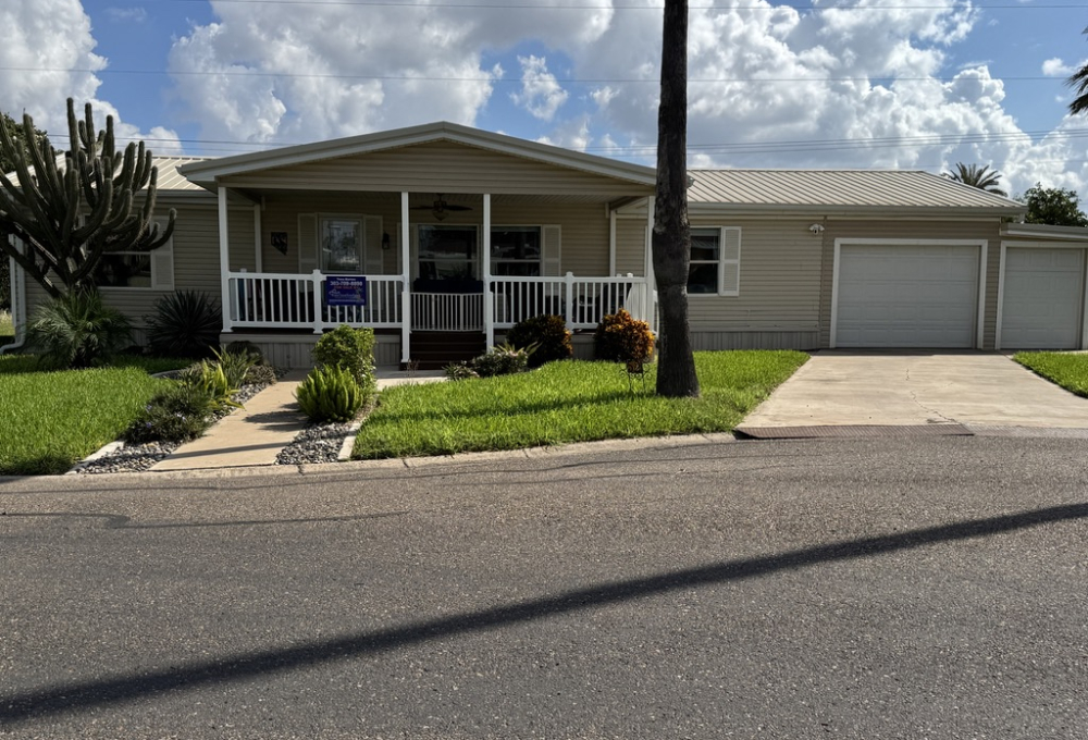 52 Kingston Victoria Palms