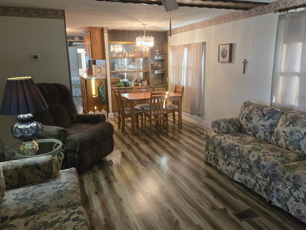 Pics for 328 Paradise Park (7)