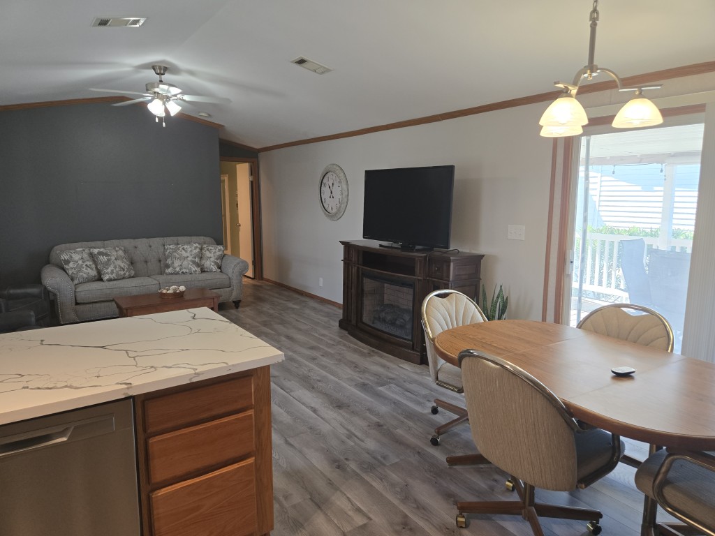 V-27 Fun N Sun Pics (9)