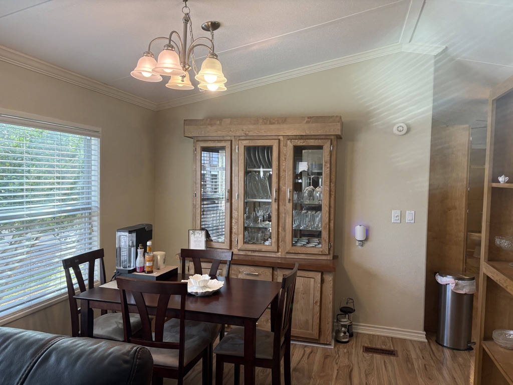 38BD7474-879C-4302-9197-CCE80810B5F5_1_105_c