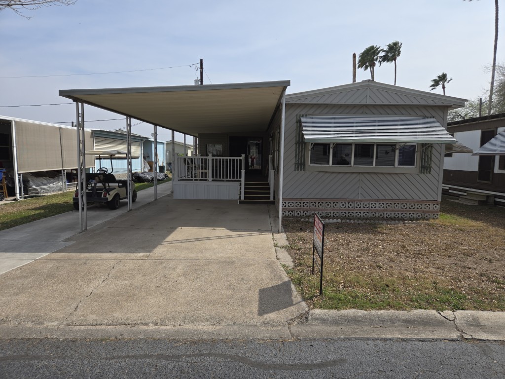 Pics for 209 Guadalajara Llano Grande (1)