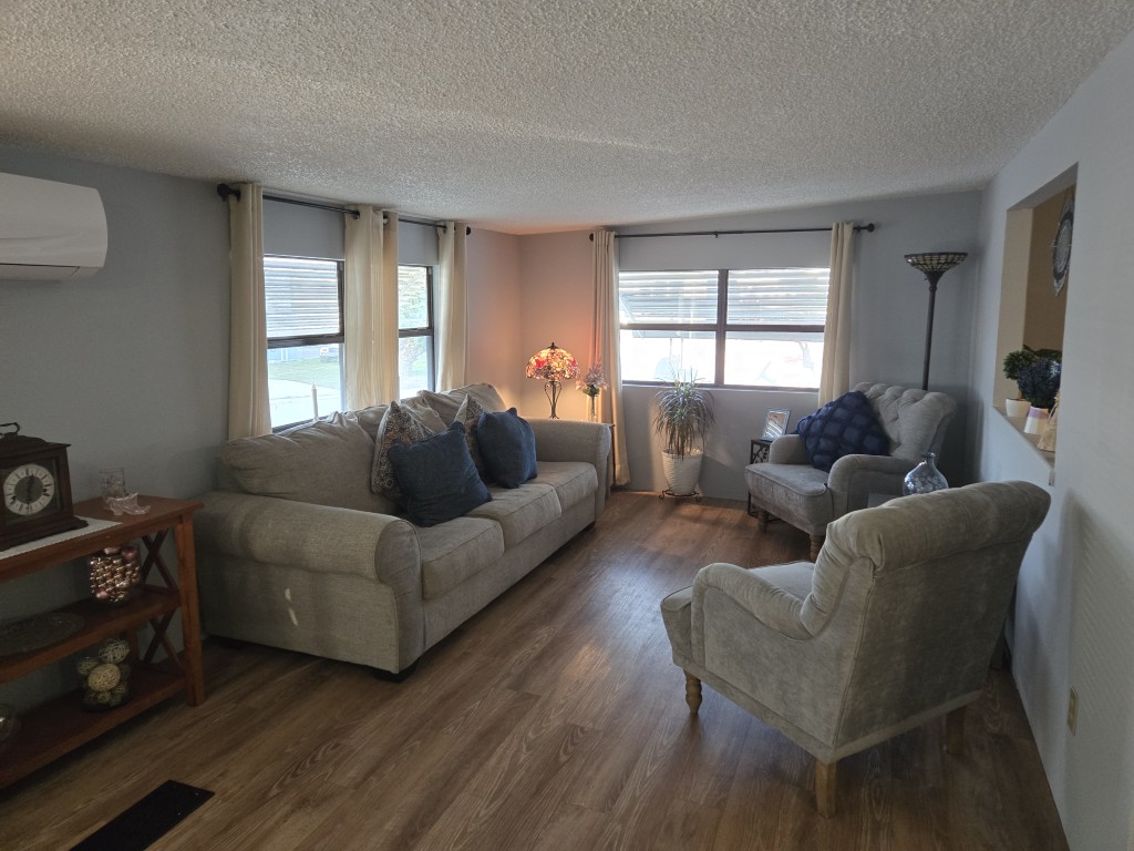 379 Paradise Park pics (2)