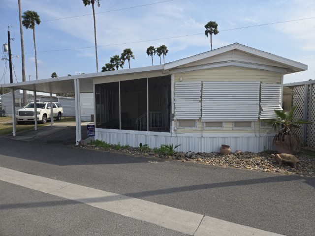 405 Eva (Sunshine Park) Pics (1)