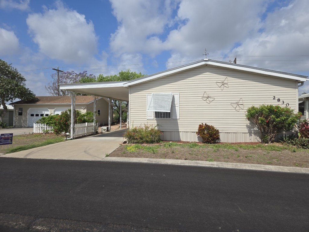 Pics for 2830 Siesta Village (1)