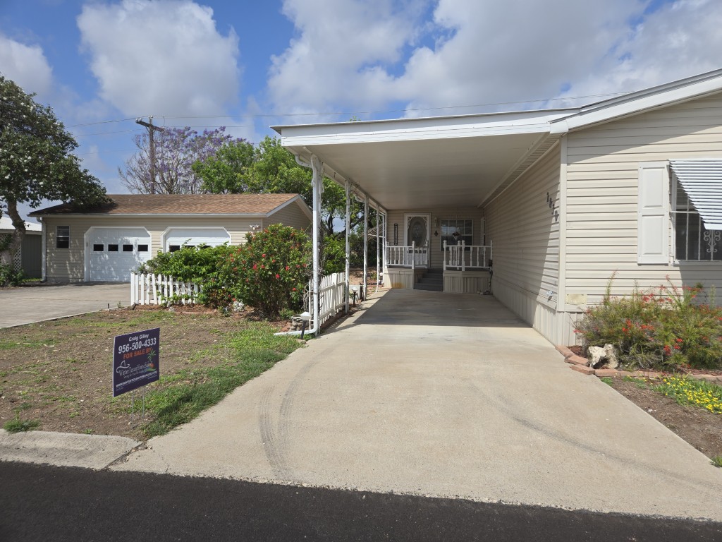 Pics for 2830 Siesta Village (2)