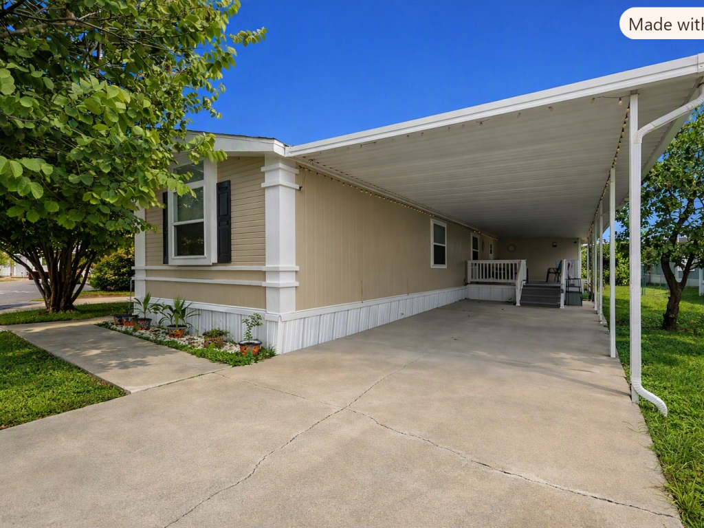 Front driveway of 72 Kingston